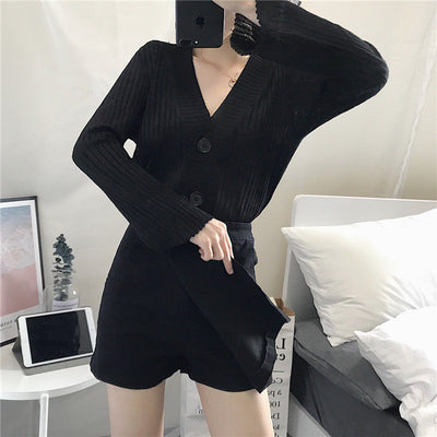 Femme Leichtgewichtig V-Ausschnitt Cardigan mit Glockenärmeln Heidi-Mode