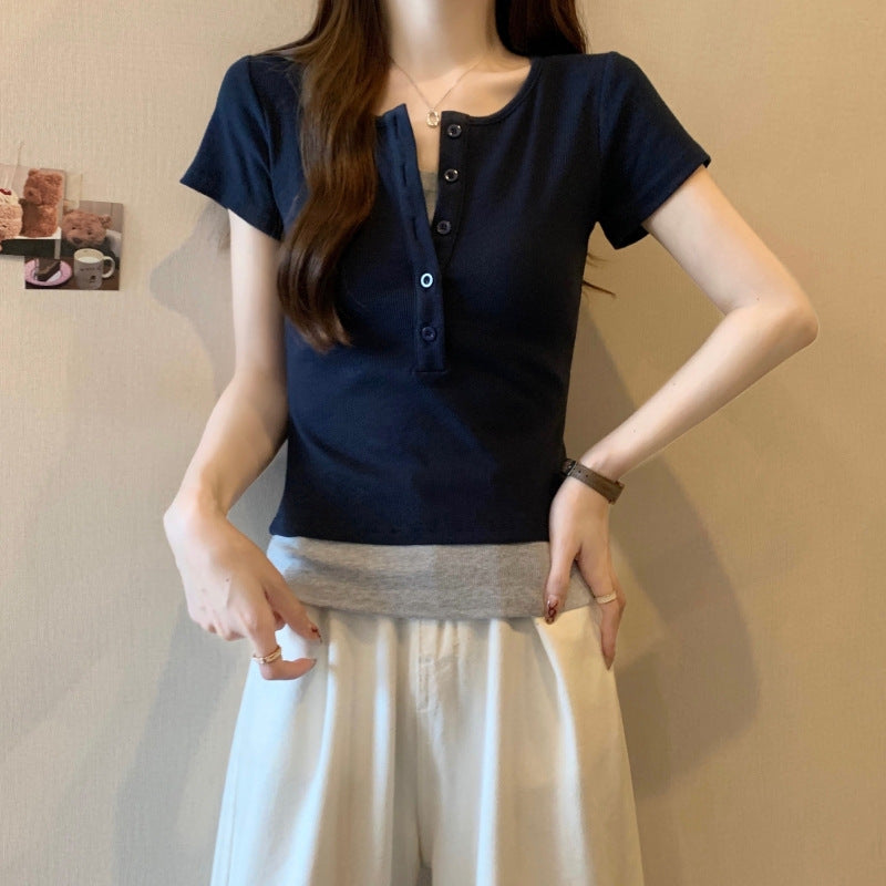 Femme Kurzarm Button-Up Henley Top mit Kontrastdetails Heidi-Mode