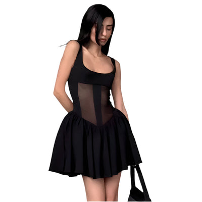 Zella - Charmantes Minikleid mit quadratischem Ausschnitt und flachem Rock