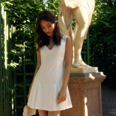 Amara - Fließender Rock und tiefes V-Ausschnitt Kleid