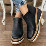 Damen nan Keilabsatz-Stiefelette mit verstecktem Plateau und elastischen Einstiegsleisten Drune in Schwarz