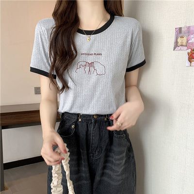 Femme Ribbed Graphic Tee mit kontrastierenden Besätzen Heidi-Mode