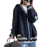 Damen nan oversized Zopfmuster-Cardigan mit V-Ausschnitt, Knopfleiste und Sternapplikationen Drune in Schwarz
