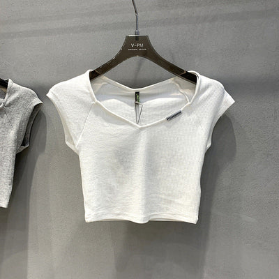 Femme Ripp Crop Top mit Übergroßem V-Ausschnitt Heidi-Mode