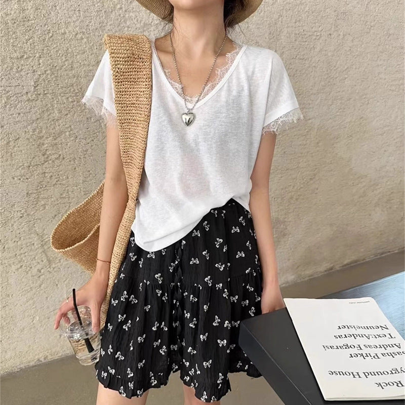 Femme Spitzenbesetztes V-Ausschnitt T-Shirt Heidi-Mode