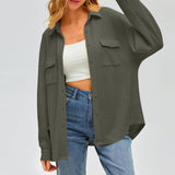 Damen nan oversized Waffelstrick Hemdjacke mit Brusttaschen und Knopfleiste Drune in Armeegrün