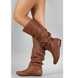 Damen nan lässige Slouch-Stiefel mit weichem Schaft, gerafftem Design und flacher Komfortsohle Drune in Braun