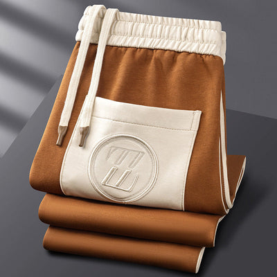 Lexter - Ein sportliches Set bestehend aus einem Trainingsanzug mit Reißverschluss