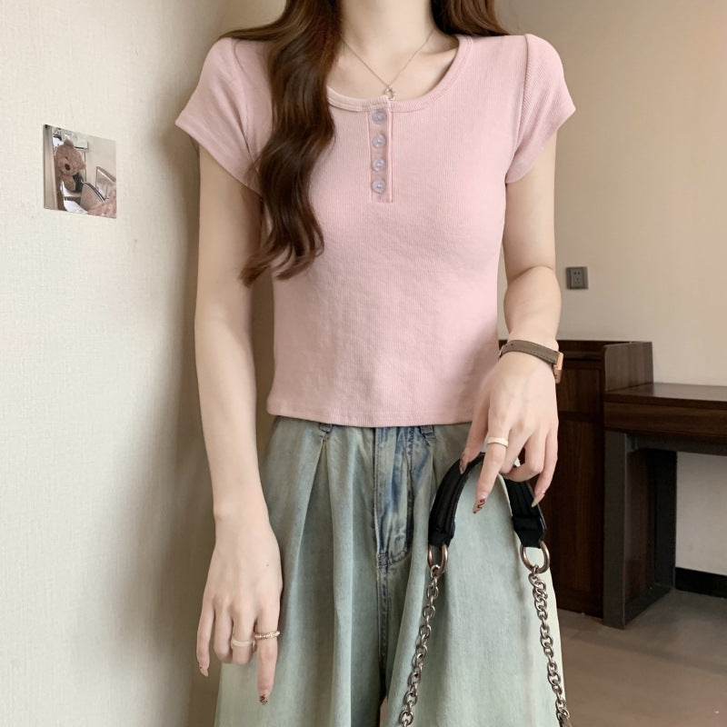 Femme Kurzarmangepasster Henley-Top mit Knopfdetails Heidi-Mode