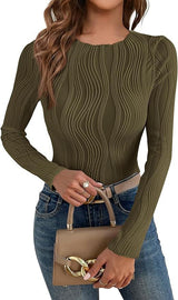 Damen nan figurbetontes Rippstrick-Longsleeve mit Wellendetail und Rundhalsausschnitt Drune in Militärgrün