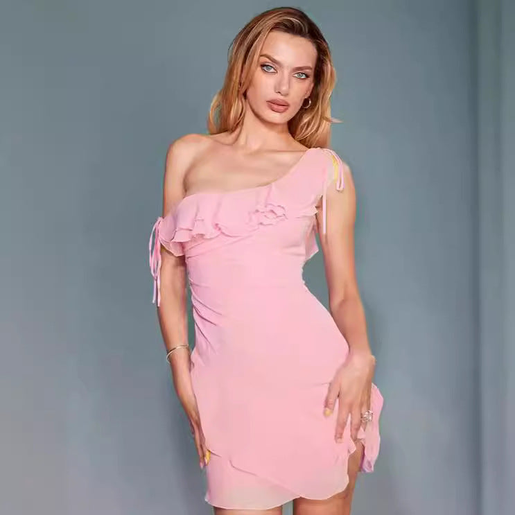 Rafaela - Off-Shoulder-Kleid mit Rüschendetails und Seitenschlitzdesign