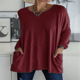 Damen nan oversized Longsleeve-Tunika mit Rundhalsausschnitt, überschnittener Schulter und aufgesetzten Taschen Drune in Weinrot