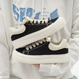 Damen Stilvolle Schnürbare Denim Sneaker Mit Plateausohle in Schwarz