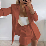 Damen nan tailliertes Longblazer-Shorts Set mit betonter Schulterpartie, hoher Taille und breitem Gürtel Drune in Ziegelrot