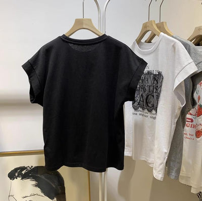 Femme Spitze Detail Grafik T-Shirt Heidi-Mode