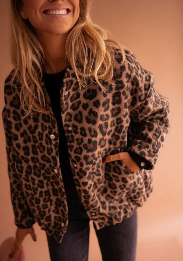 LEONAâ | Die Leopard-Bomberjacke