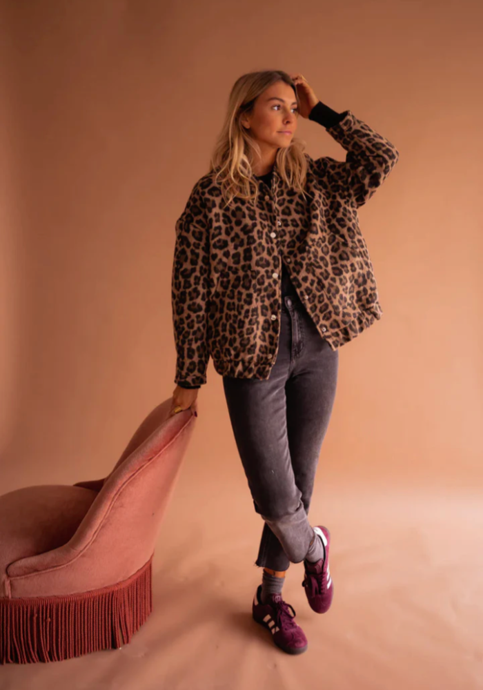 LEONAâ | Die Leopard-Bomberjacke