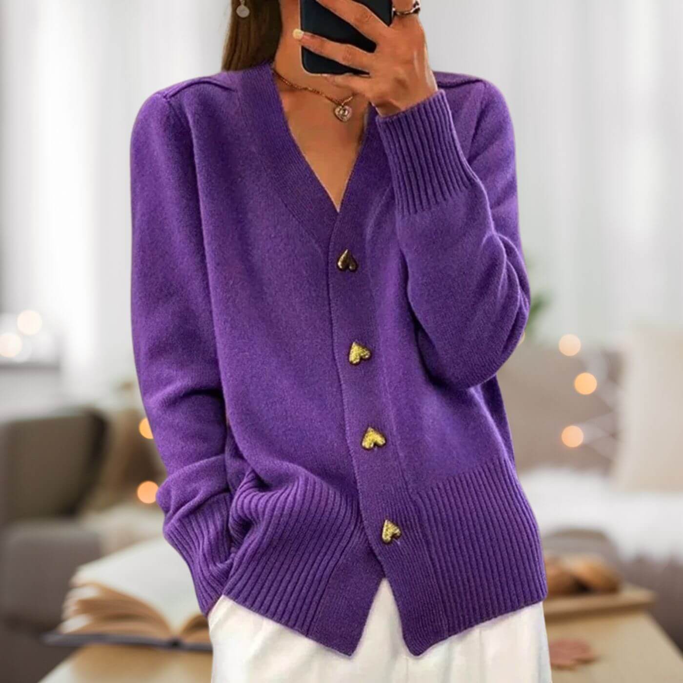 Paula™ – Elegante Strickjacke mit Herzknöpfen