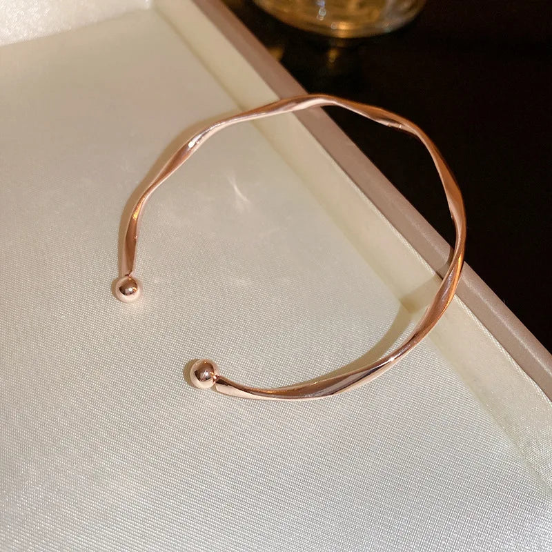 Elara – Elegantes Armband Mit Twist