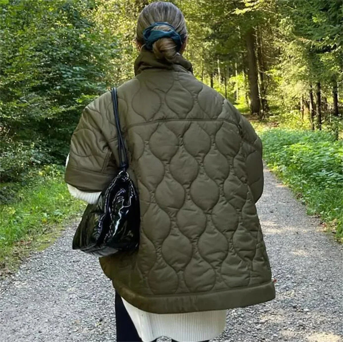 Samina™ | Damen Army Grüne Wattierte Parka Jacke mit Reißverschluss und Stehkragen – Kurzarm für den Winter