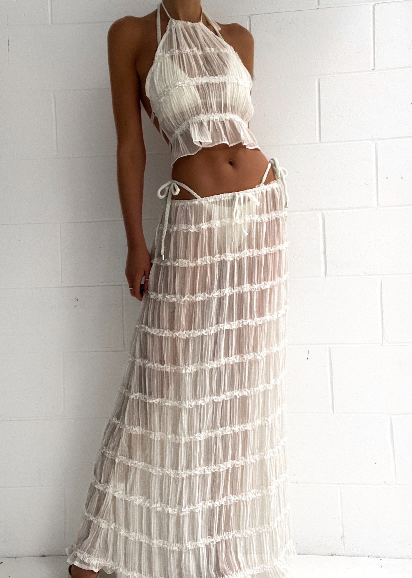 Transparentes Zweiteiler-Set | Halterneck-Top & Maxirock | Luftige Eleganz