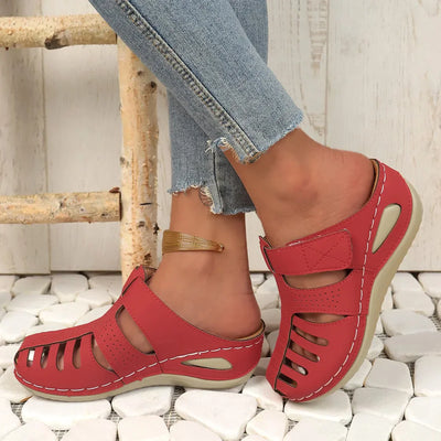 Avelena | Cut-Out Keilsandalen