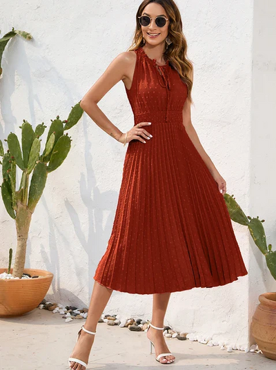 Carla | Festliches Plissiertes Damenkleid mit Neckholder-Ausschnitt