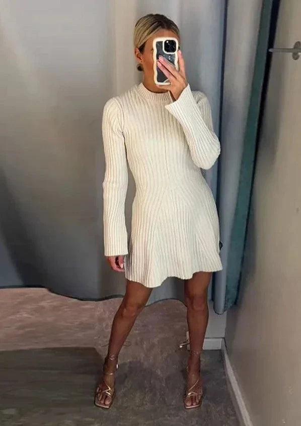 Strick-Minikleid | Figurschmeichelnd & Zeitlos | Eleganter Chic