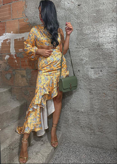 Asymmetrisches Maxikleid | Florales Muster & Rüschen | Elegante Leichtigkeit