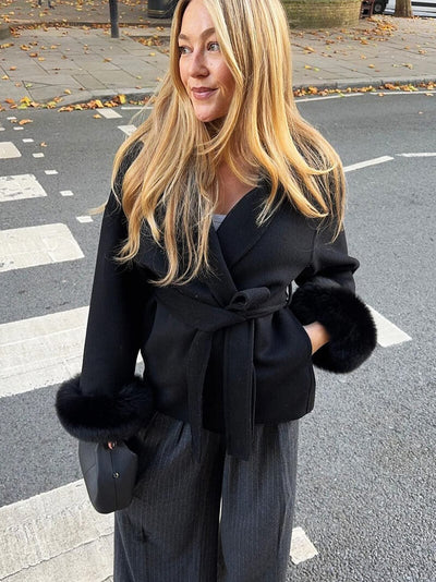 Damen Mantel mit Kunstfellbesatz – Eleganter Winter Kurzmantel