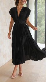 Maria – Elegantes Damen Plisseekleid in Black