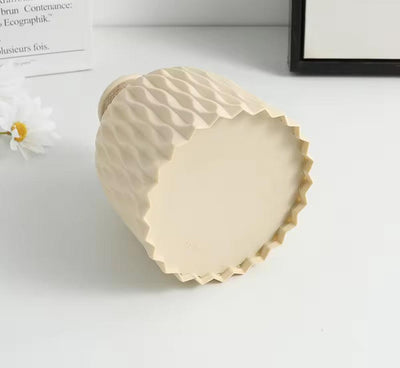 VividVase - Schicke keramische Vase für frische Blumenarrangements