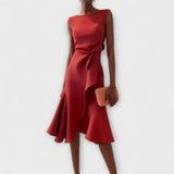 Waira | Ärmelloses Midikleid mit Falten und Knotendetail in Rot