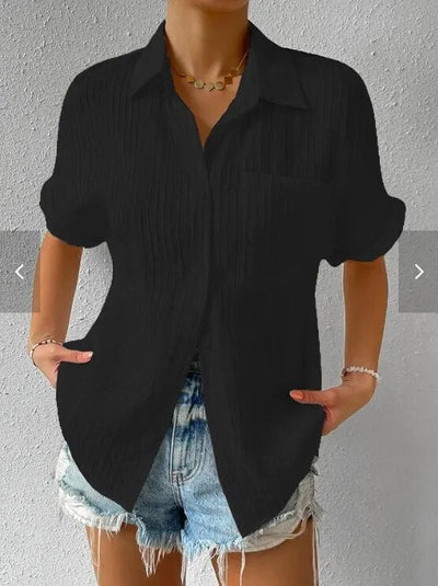 Gabriela - Lässige plissierte Bluse mit Revers