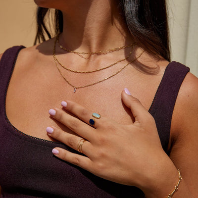 Umarmender Ring mit Aquamarin