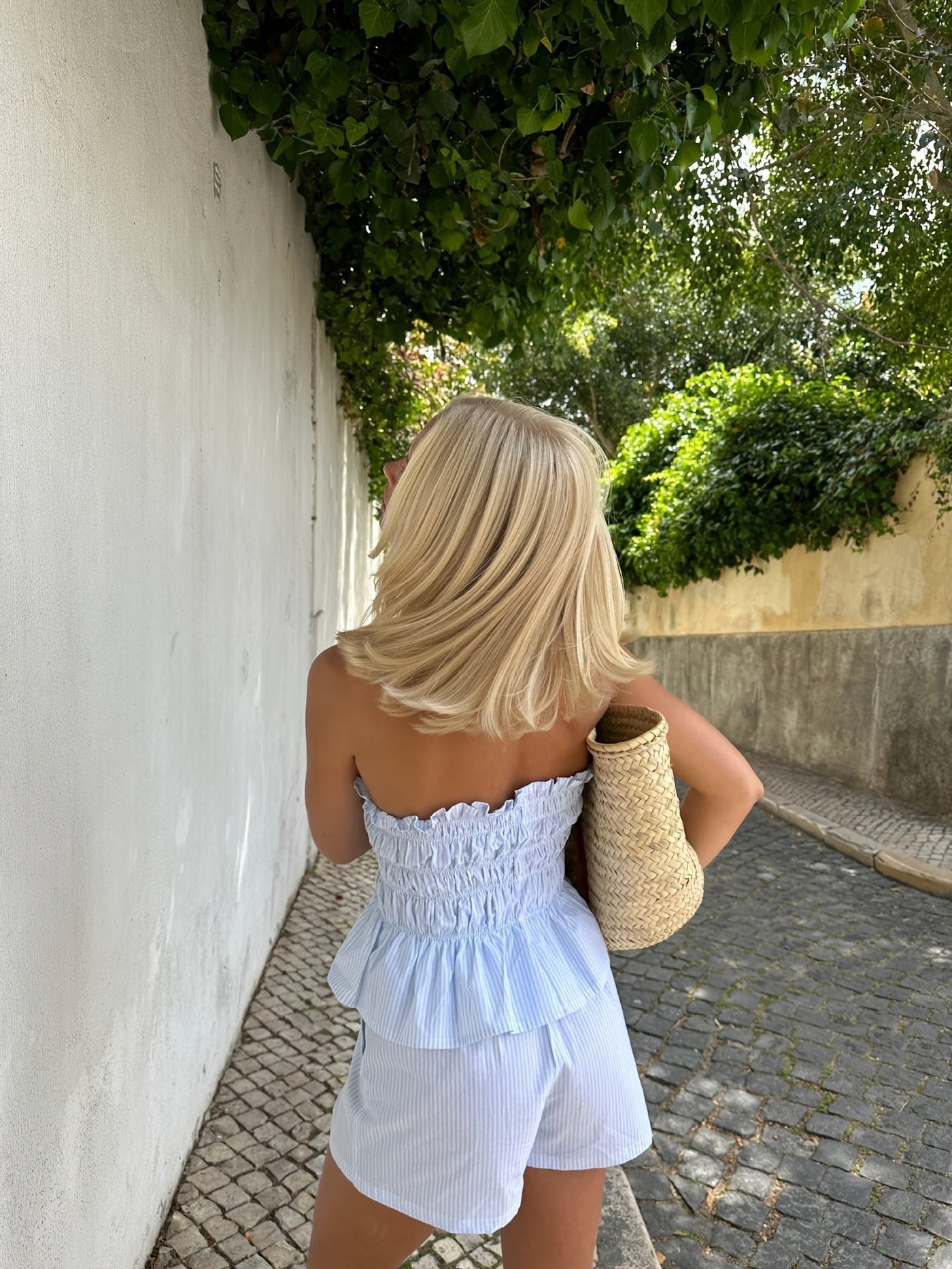 Theresa | Rüschensatz mit Streifen – Off-Shoulder Design für Frühling/Sommer