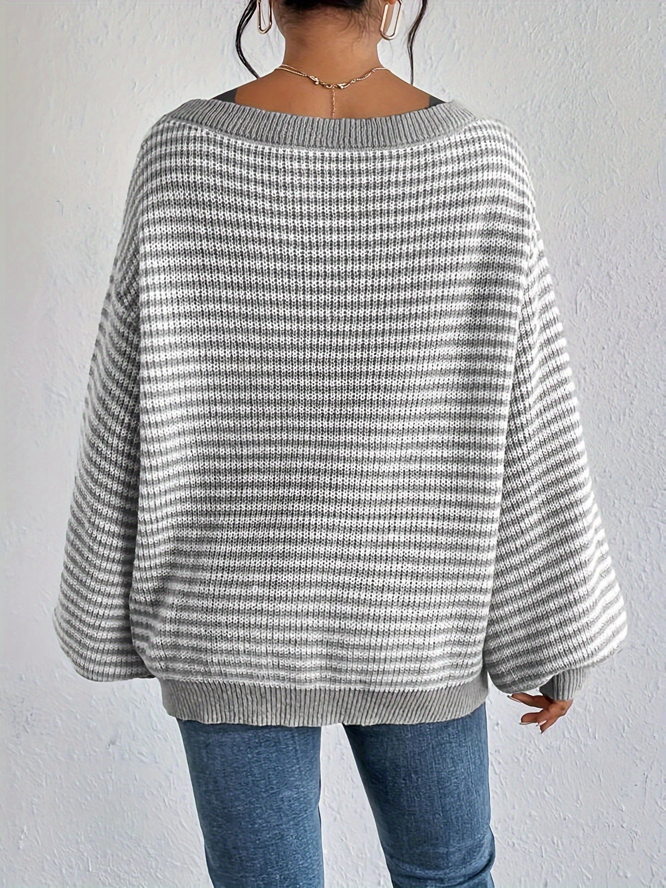 Gestreifter Oversize-Pullover | Lässig & Elegant | Off-Shoulder-Look