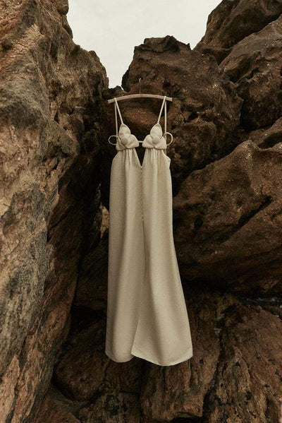 Elegantes Maxikleid | Blumendetails & Frontschlitz | Romantische Leichtigkeit