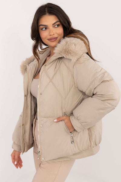 Steppjacke mit Kapuze und Kunstfellbesatz | Winterlicher Stil | Warmer Komfort