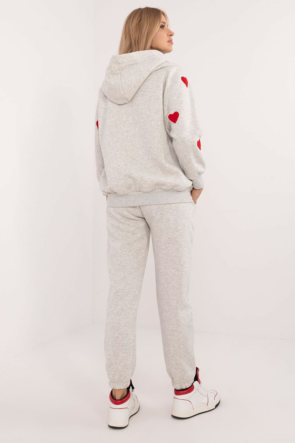 Pullover mit Herzmotiv | Lässiger Charme | Verspielte Eleganz