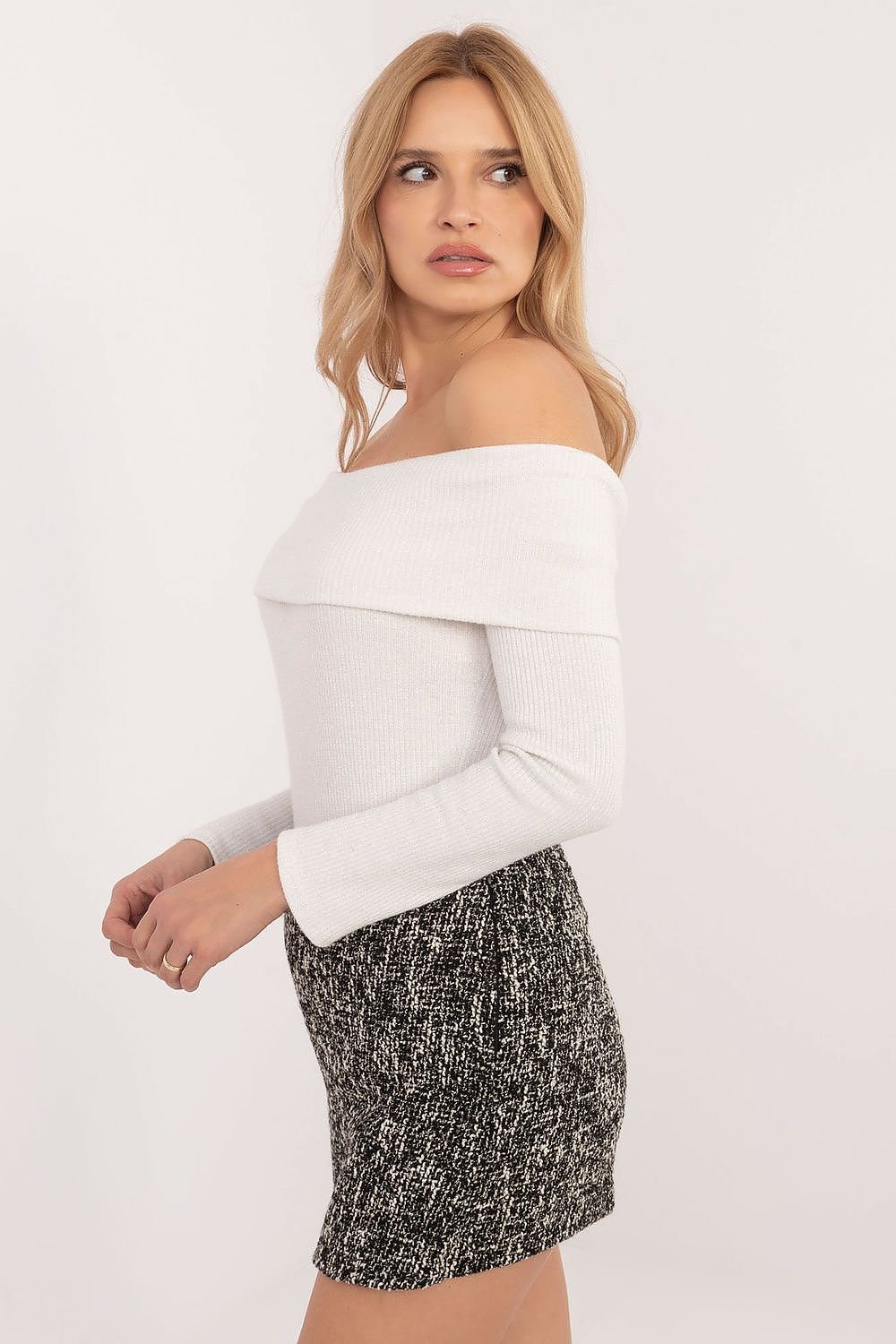 Schulterfreier Pullover | Femininer Chic | Elegante Lässigkeit