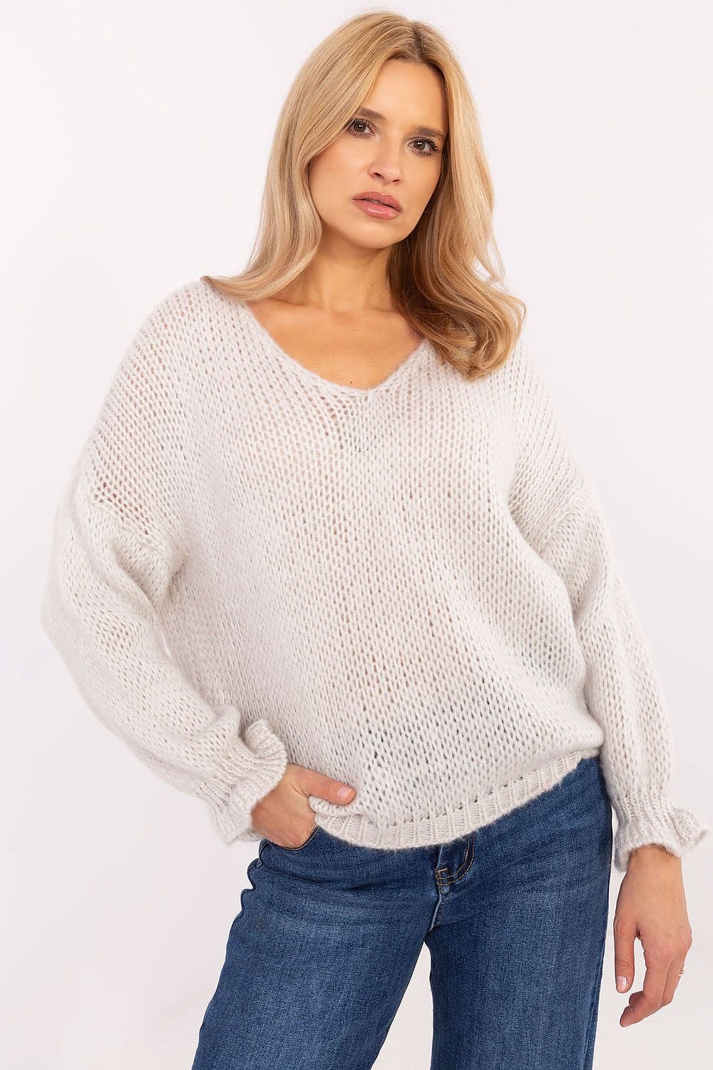 Flauschiger Strickpullover mit V-Ausschnitt | Lockerer Schnitt | Moderner Winter-Look