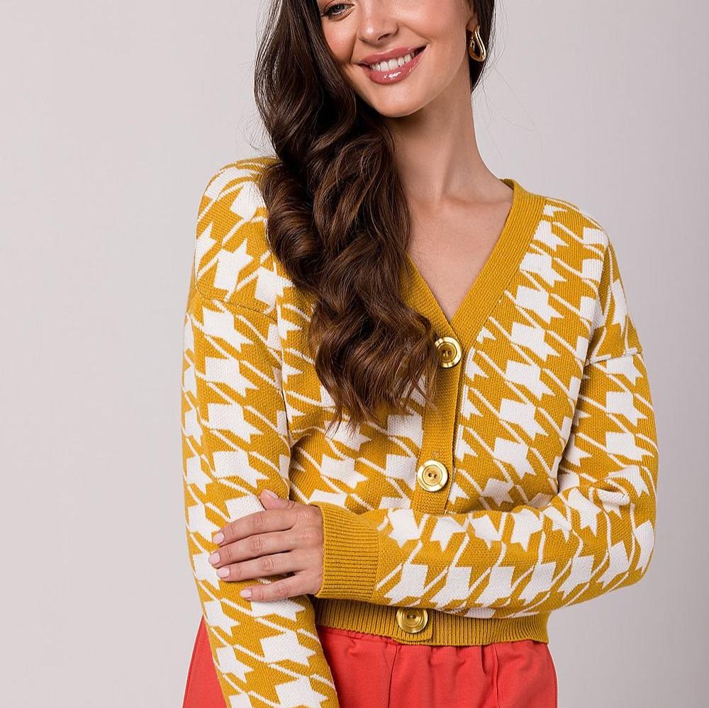 Kurzer Strick-Cardigan | Klassische Eleganz | Moderner Touch