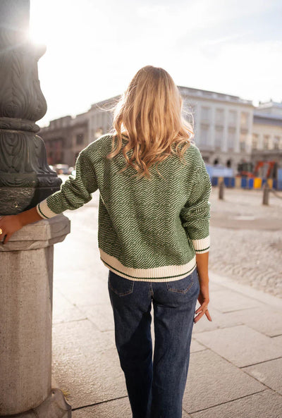 EMILIAâ ¢| DER GRÜNE V-AUSSCHNITT-PULLOVER