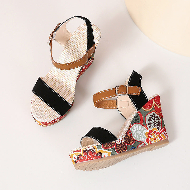 Avelena | Bestickte Hohe Wedge-Sandalen