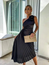Damen Ein-Schulter Plissiertes Elegantes Kleid – Fließendes Abendkleid in Schwarz