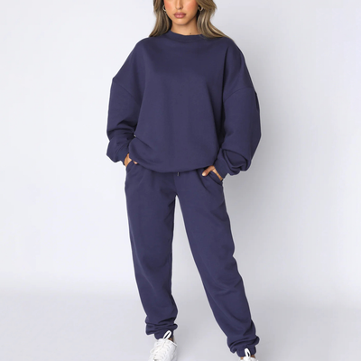 Gemütlicher Pullover und Hose für Frauen - Alma