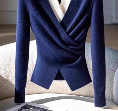 Eleganter Wickelpullover | Kontrastkragen & Drapierung | Stilvolle Raffinesse