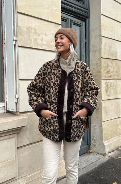 Oversized-Felljacke | Knopfleiste & Statement-Print | Kuschelige Eleganz