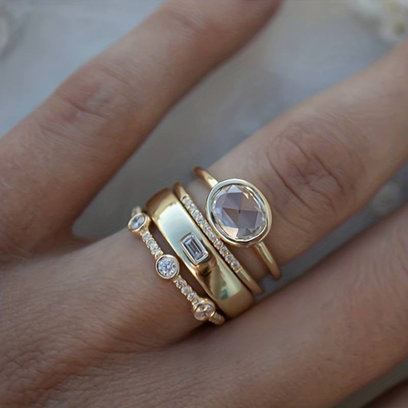 Vintage Ringe Set aus Gold und Zirkonia